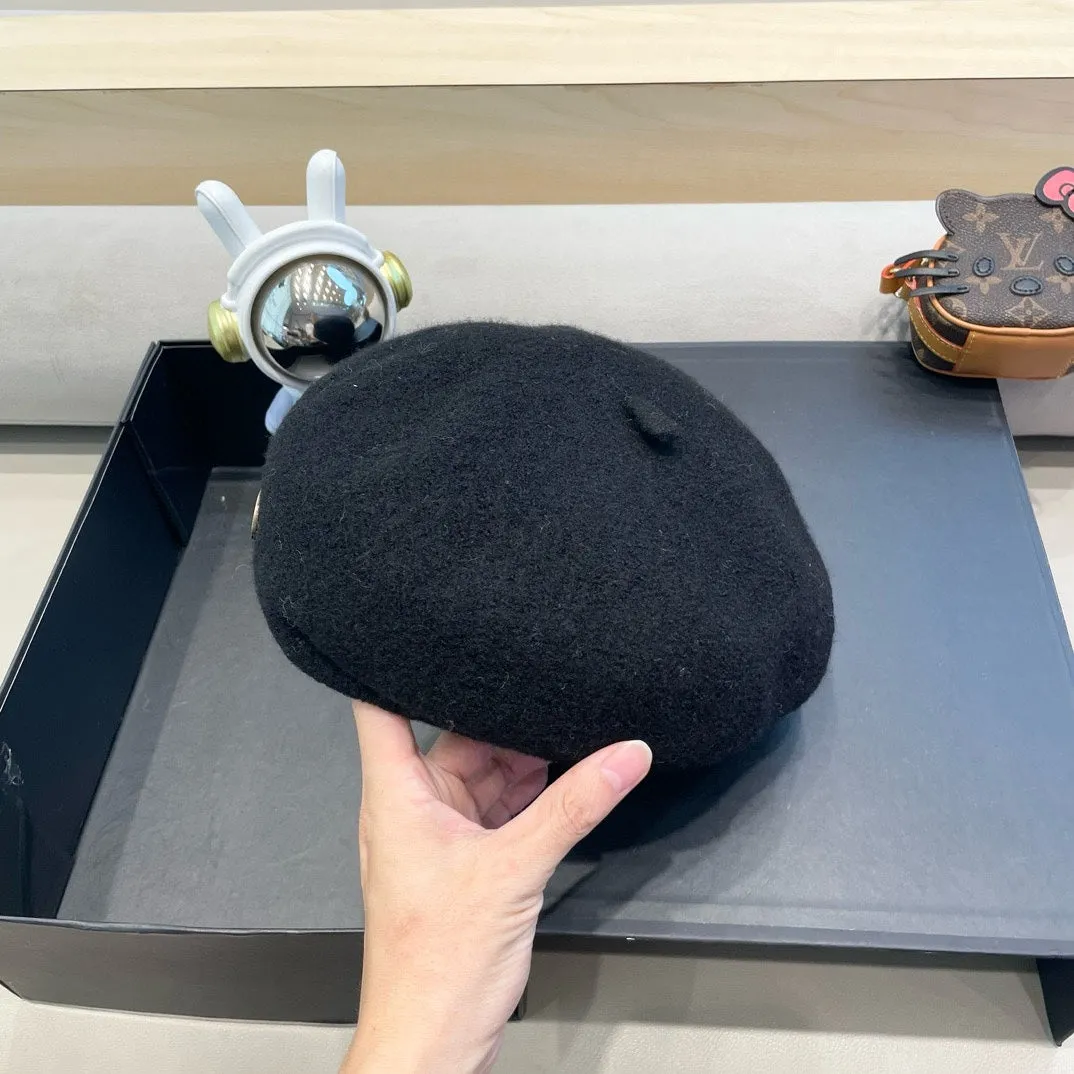 BERET HAT IN BLACK WOOL 430078