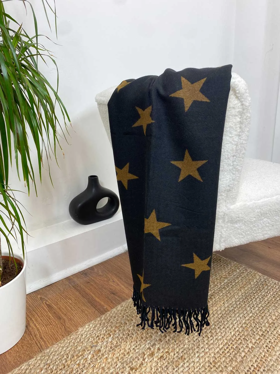 Vega Star Cashmere Scarf in Black